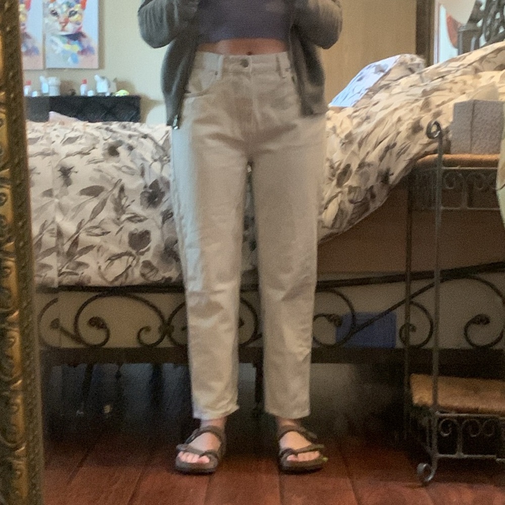 Uniqlo Cream Straight Jeans Fit like 28